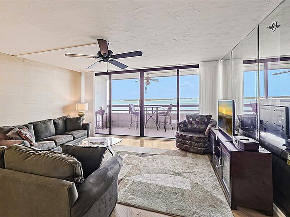 4th image of 988 Blvd Of The Arts APT 1515