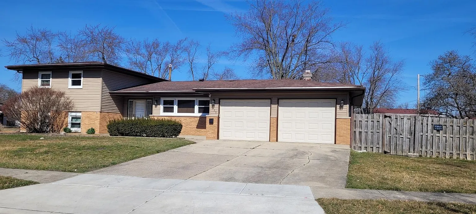 220 Lee St photo 1