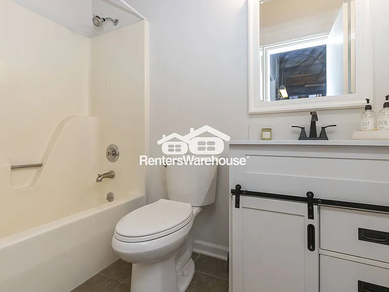 700 Broadway Blvd #210 — Photo 11