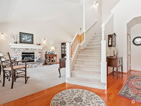 3rd image of 3653 Woodside Court