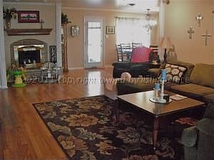 5th image of 2225 Evergreen St