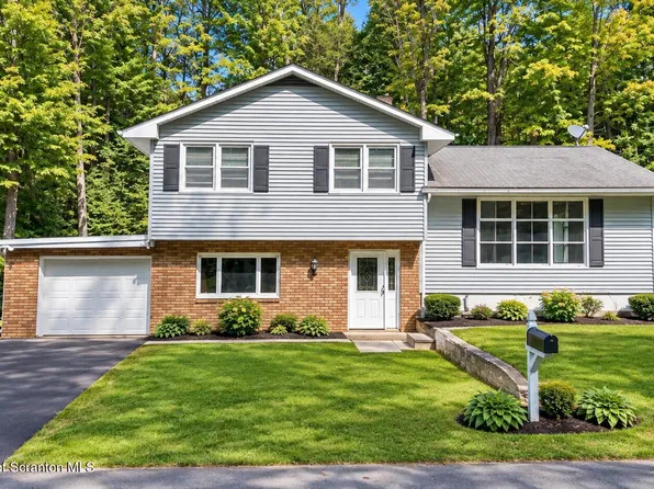 10034 Bridge Ln, Clarks Summit, PA 18411