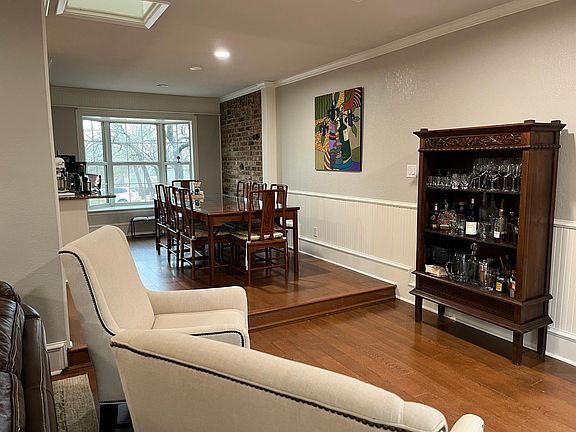 3rd image of 2851 N Odell Ct