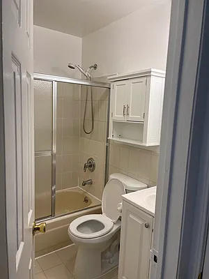 Rented by King Zone Realty Inc | media 1