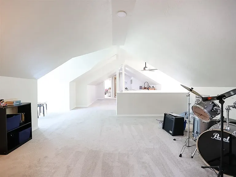 109 Road Runner Dr — Photo 29