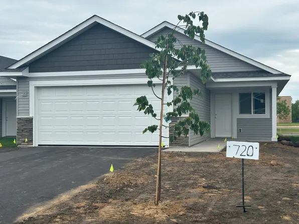 720 Cherrywood Ln, Isanti, MN 55040