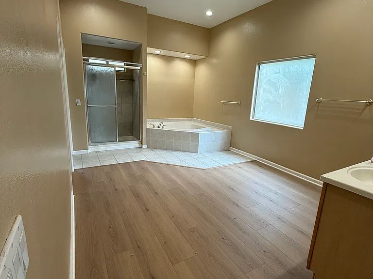 28426 Sandhurst Way — Photo 18