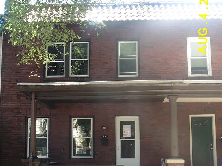 1527 Catherine St — Photo 1
