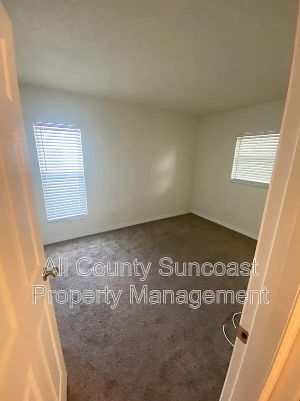 2 bed, 1.0 bath, $1,325 — Photo 4