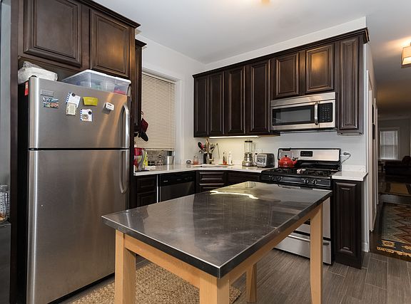 2nd image of 5410 N Ashland Ave