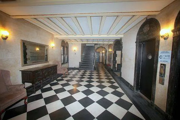 Rented by Metropolitan Realty | media 24