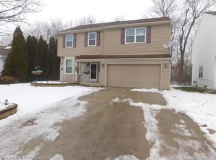 37624 N Rhead Cir, Westland, MI 48186