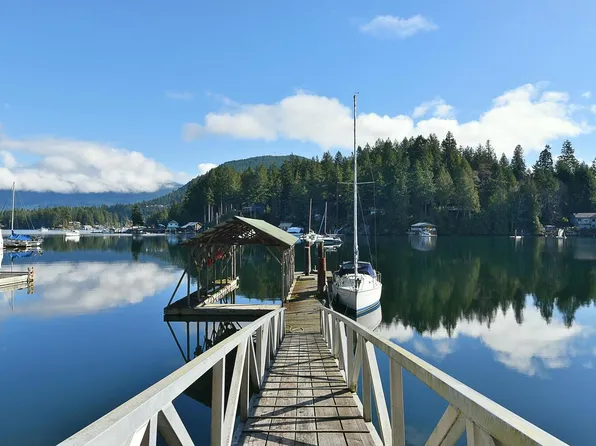 4650 Gerrans Bay Rd, Sunshine Coast, BC V0N 2H1