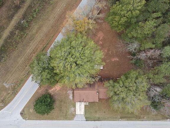 3rd image of 1611 Mathis Rd