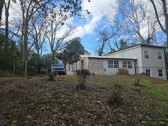 2nd image of 3030 Rose Ln