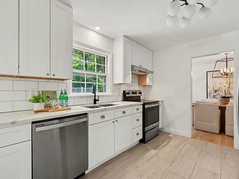 75 Vincent Ave — Photo 12