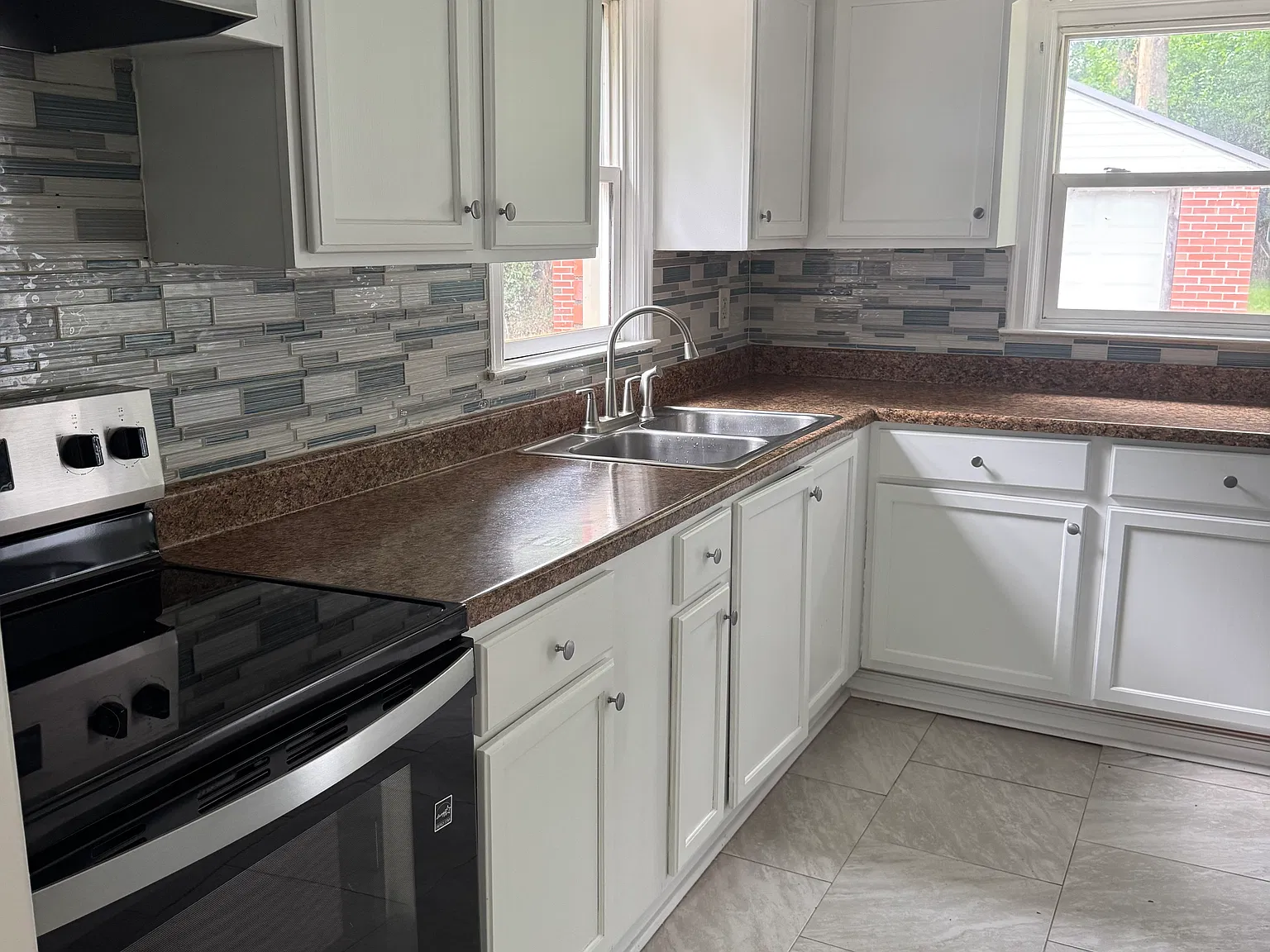 3 bed, 975 sqft, $1,750 — Photo 4