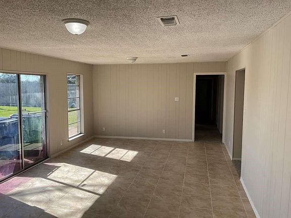 3rd image of 1501 Azalea St