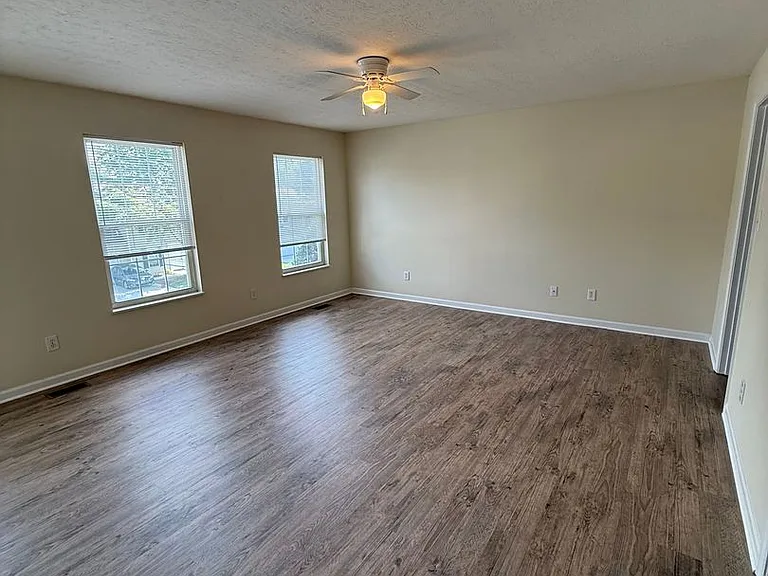 2329 Settlers Ridge Ln — Photo 10