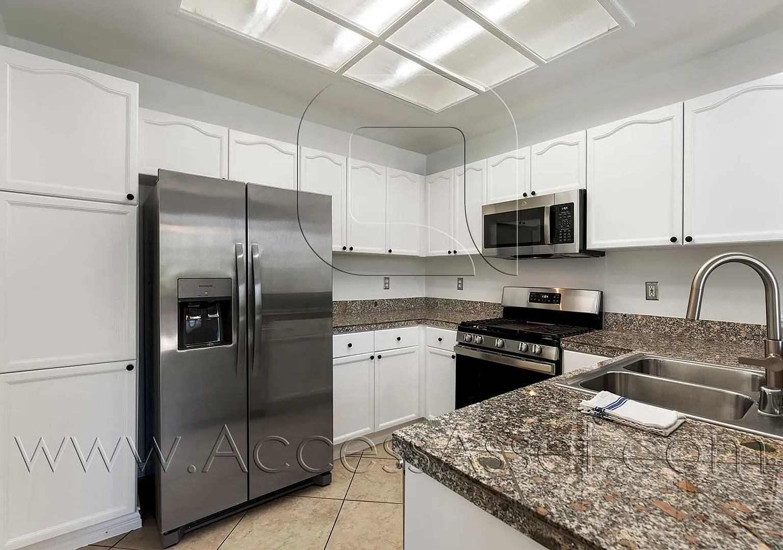 Thoughtfully Designed 3 Bedroom Home with Modern Everyday Comfort — Photo 2
