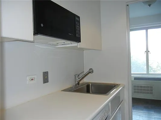 Rented by essential NEW YORK Real Estate | media 11