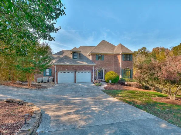 231 Sugar Hollow Trl, Piney Flats, TN 37686