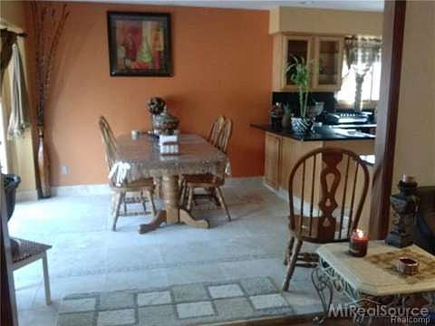 3rd image of 46816 Springhill Dr