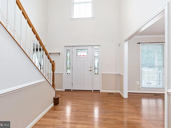 2nd image of 5 Scotland Cir