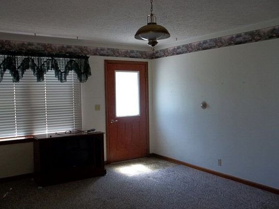 2nd image of 239 Marion St