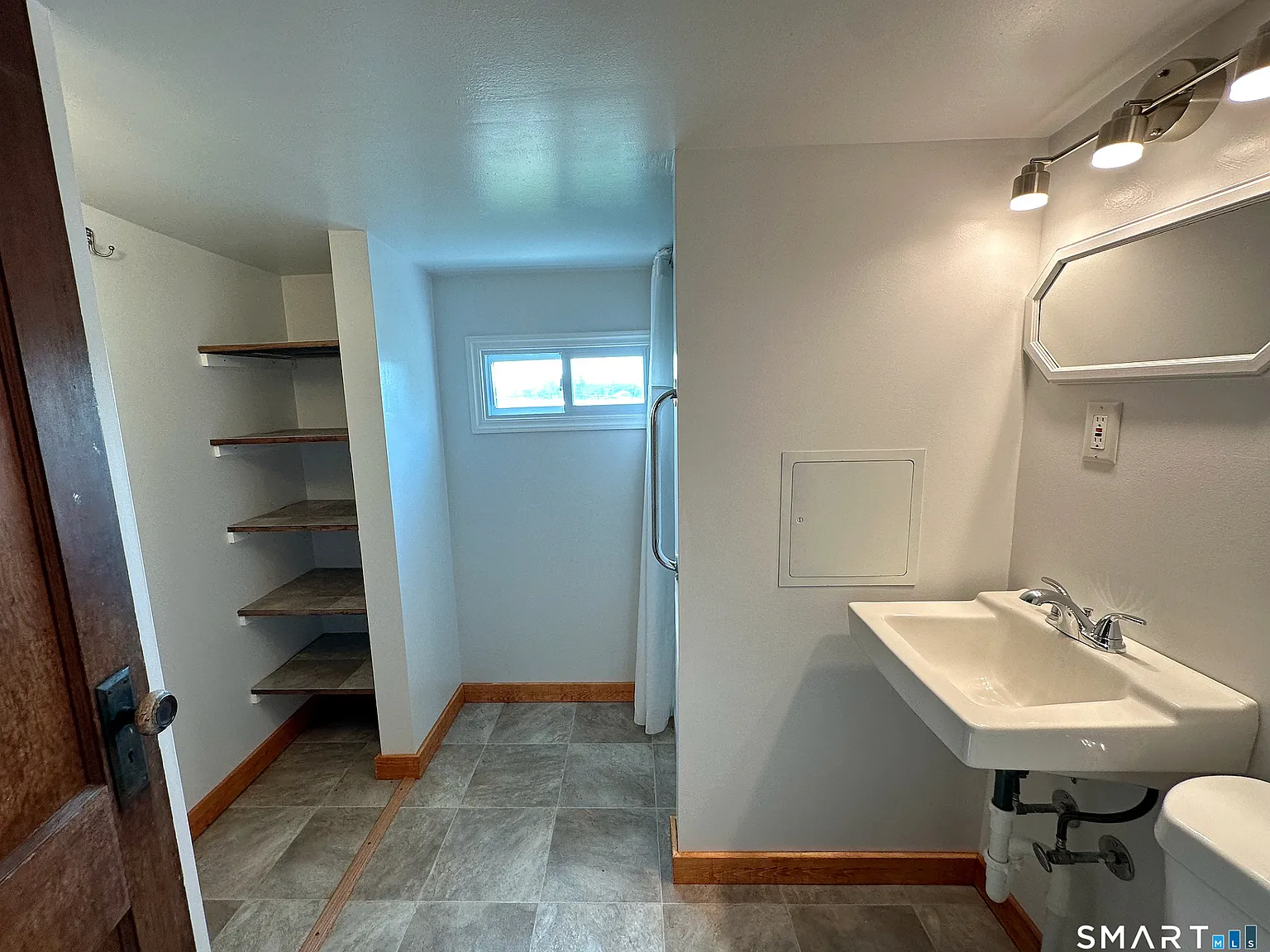 1 bed, 1.0 bath, 600 sqft, $1,800 — Photo 4