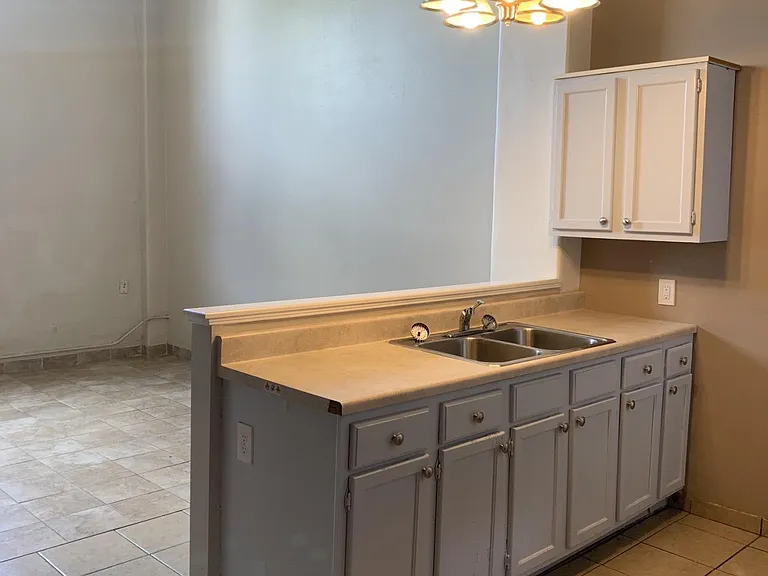 2105 W Lapham St #9 — Photo 5