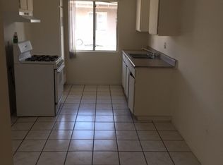 592 W Shamrock St, Rialto, CA 92376