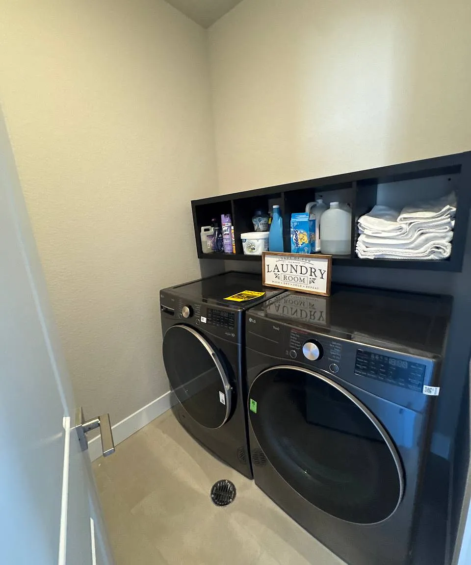 3 bed, 3.5 bath, 1695 sqft, $3,050 — Photo 2