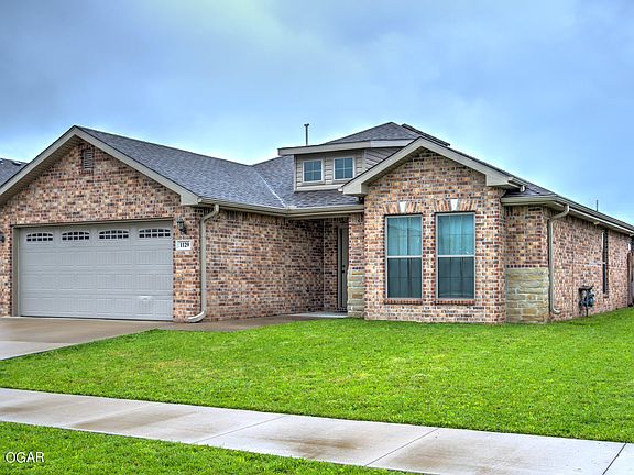2nd image of 1129 N Oak Way Dr