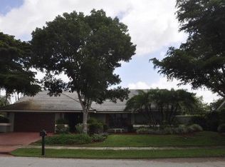 3075 Saint James Dr, Boca Raton, FL 33434