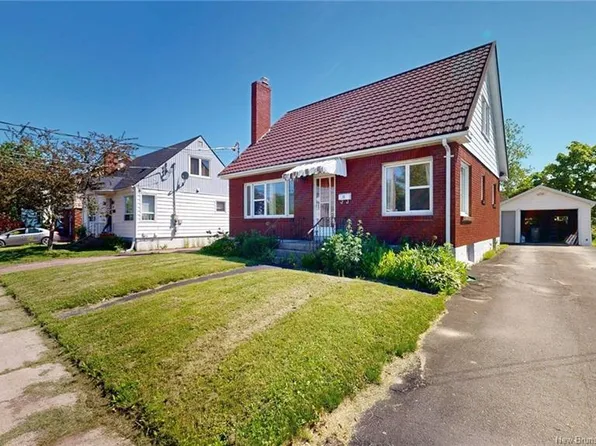 29 Humphrey St, Moncton, NB E1C 6N8