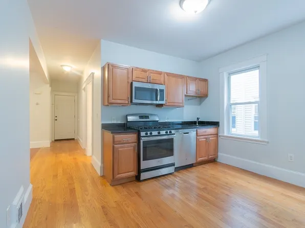 24 Melbourne St, Dorchester, MA 02124