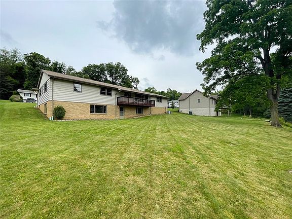 2nd image of 813 Brookview Dr