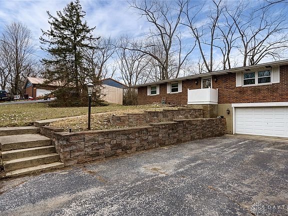 4th image of 3715 West Dr