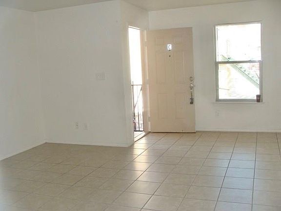 4th image of 259 Thorn Ave APT C