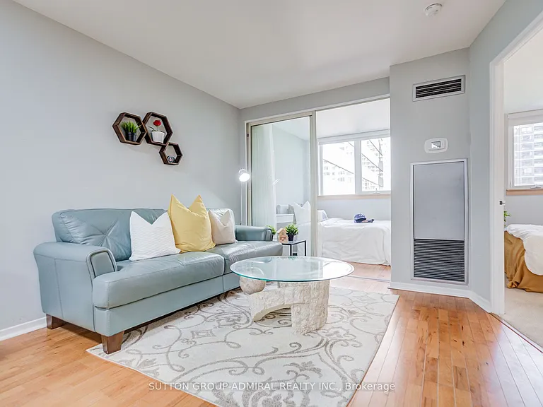 1055 Bay St #716 — Photo 8