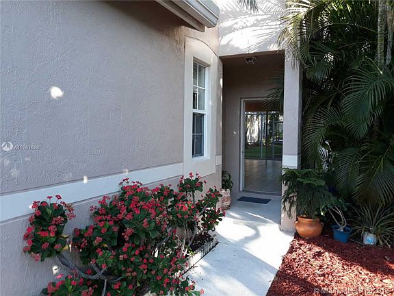 4th image of 2200 Salerno Cir