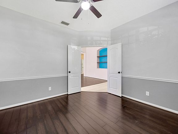 3rd image of 8714 Sandy Plains Dr