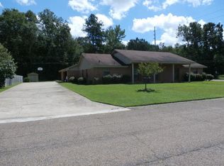902 Tuckaho Dr, Columbus, MS 39702