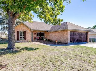 3935 Country Meadows Rd, Granbury, TX 76049