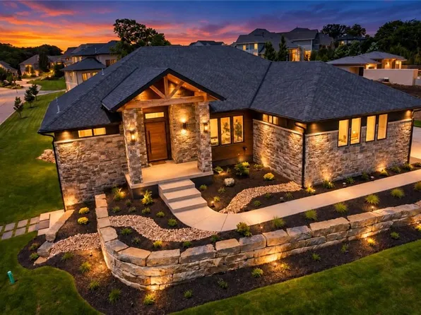 9410 Deer Run St, Lenexa, KS 66220