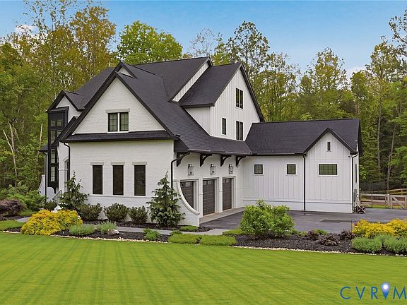 2nd image of 2121 Jockey Ridge Rd