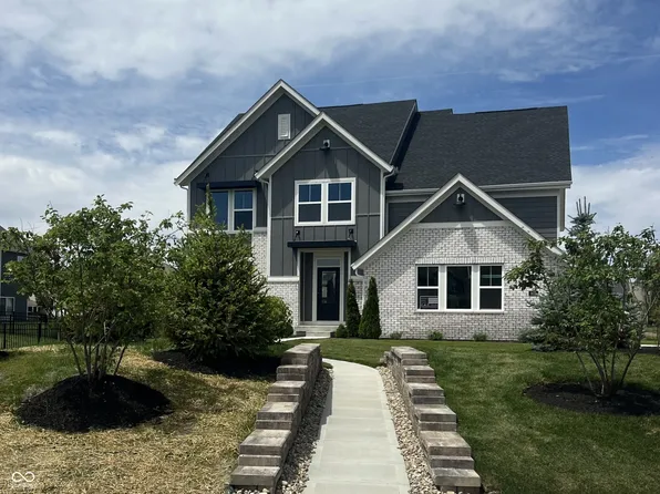 952 Apryl Dr, Greenwood, IN 46143