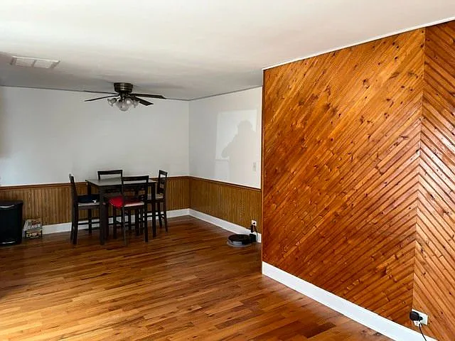 3 bed, 1200 sqft, $2,300 — Photo 3