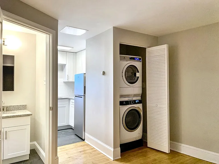 142-146 E Gay St — Photo 14